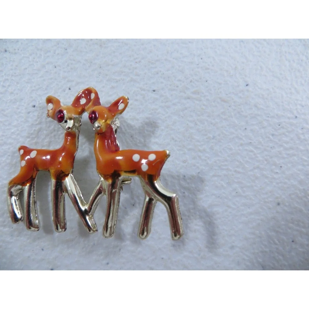 Vintage Enamel Metal 2 Deer Fawn Brooch Pin Gold‎ Tone 1.25
